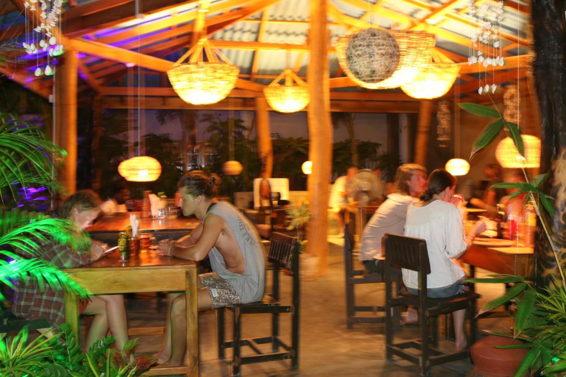 Cili Hotel Baie d'Arugam Extérieur photo