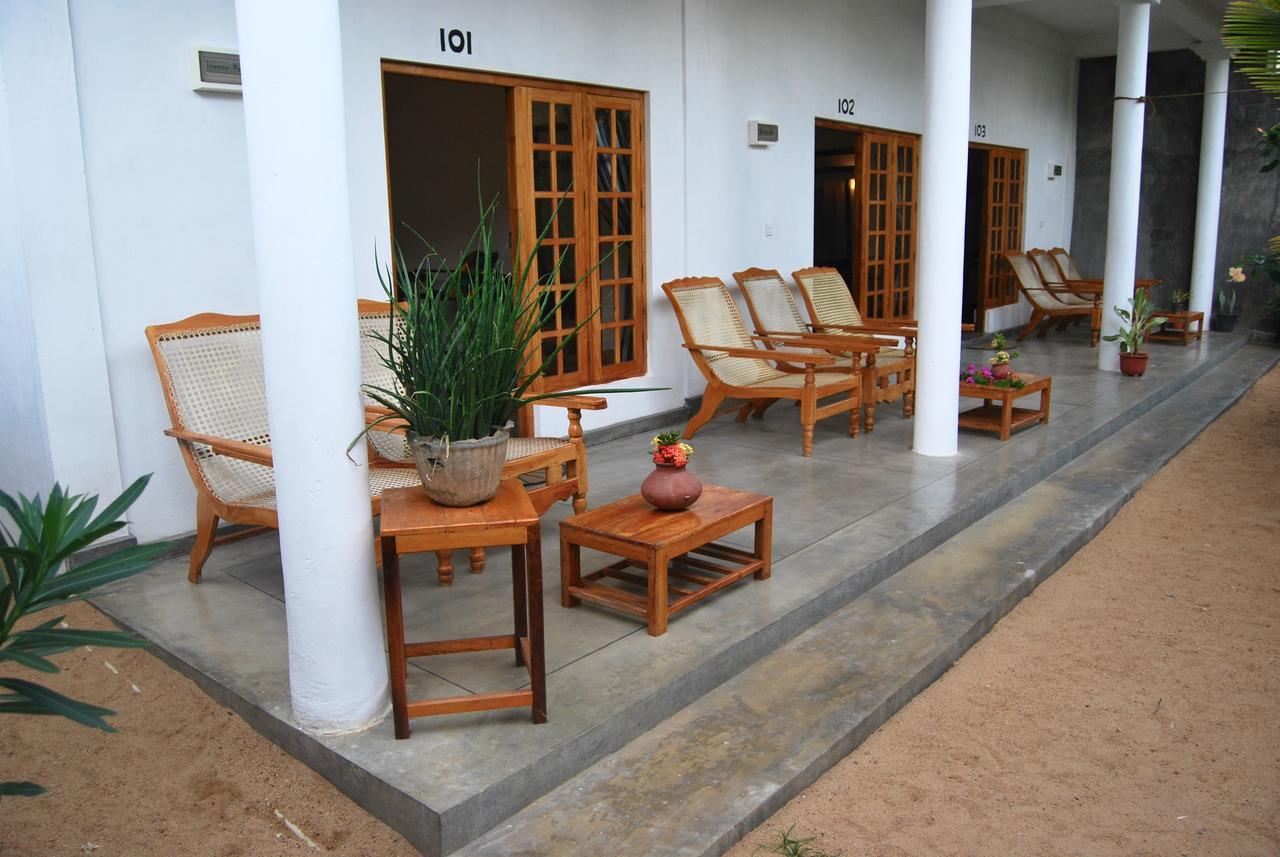 Cili Hotel Baie d'Arugam Extérieur photo